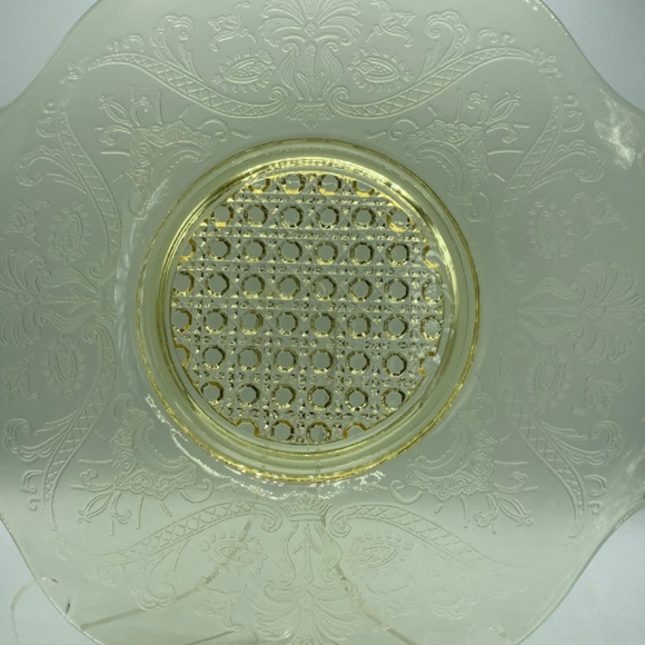 1930's Lancaster Yellow (Topaz) Cane Landrum Depression Glass Handled Plate - Picture 2 of 5
